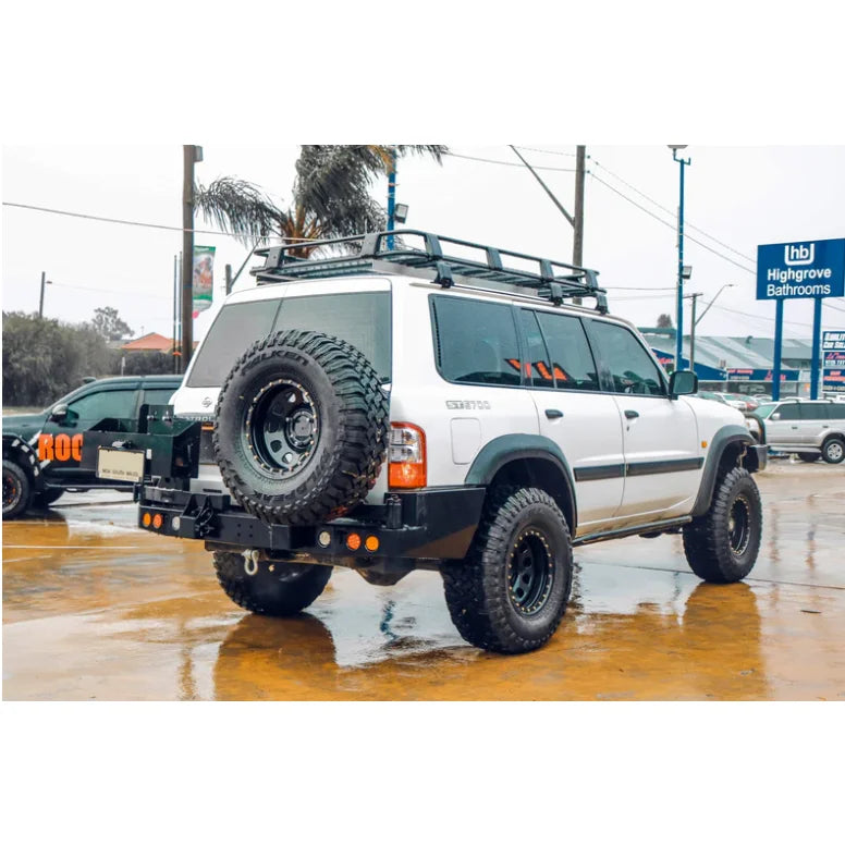 White off-road vehicle with wheel carrier and spare wheel mount, suitable for Nissan Patrol Y61