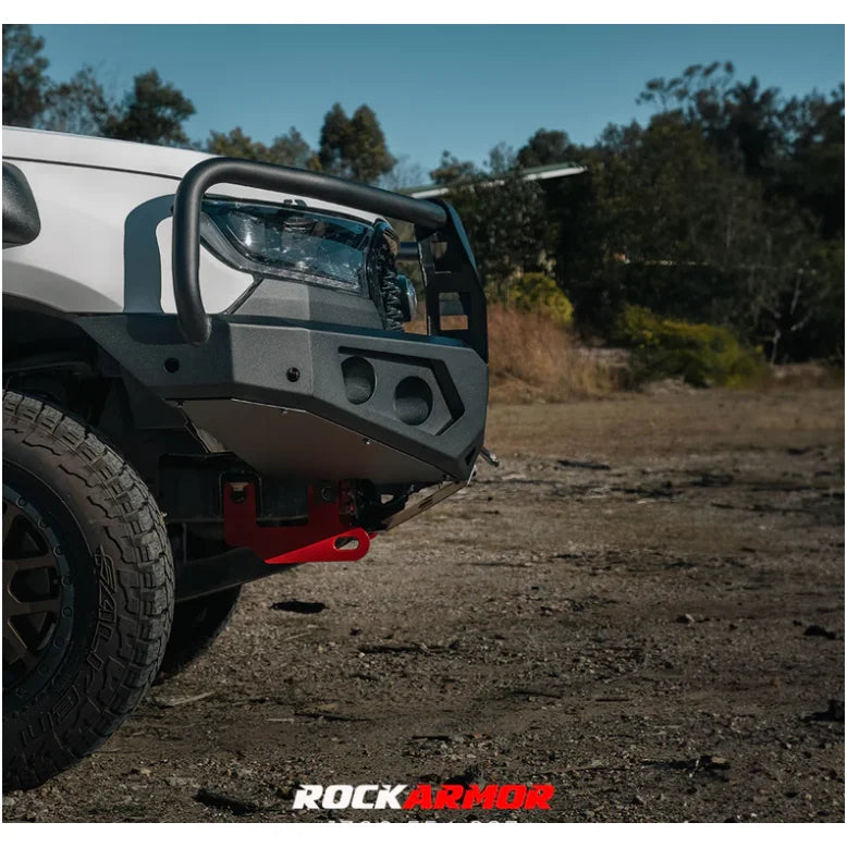 White Ford Everest bull bar with black bull bar and red tow hook for UA2 Ford Everest